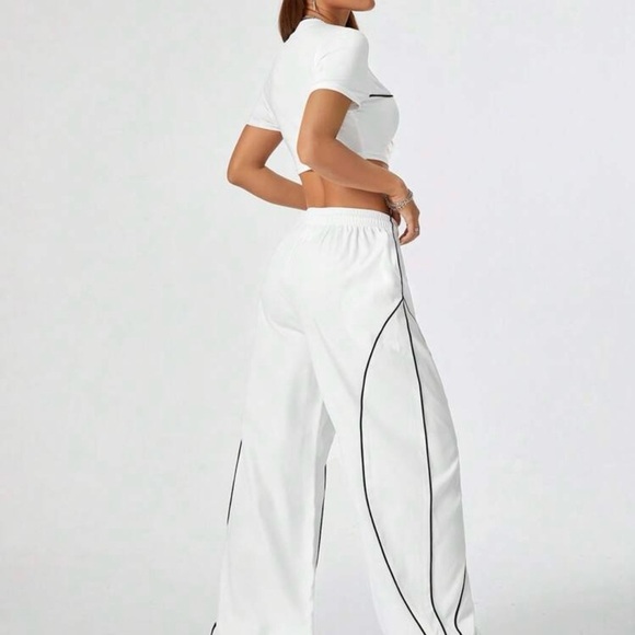 ⚡ Sporty Chic White Two-Piece Set – Size Large! ⚡ - Picture 3 of 4